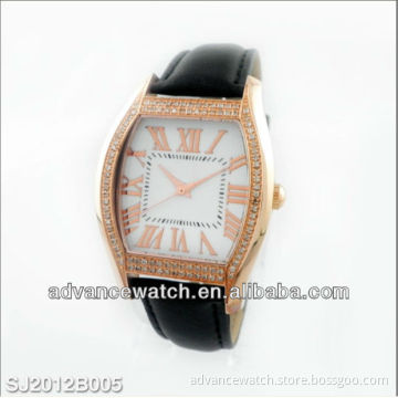 2017 hot sale alloy watch with leather band and diamonds inlay the case